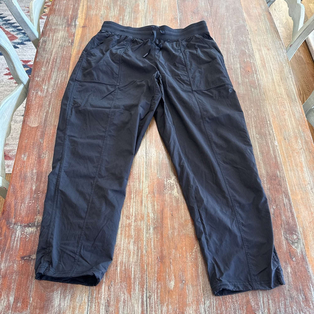 Avia Black Track Pants Medium Athletic Pinstripe